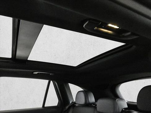 Certified 2025 Mercedes-Benz GLC 300 4MATIC image 21