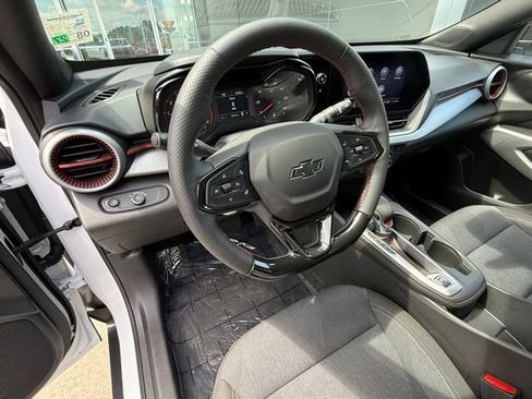 Used 2024 Chevrolet Trax RS w/ Driver Confidence Package FWD image 11