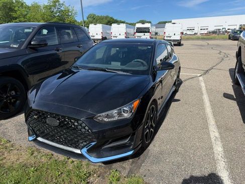 Used 2020 Hyundai Veloster N w/ Performance Package FWD image 2