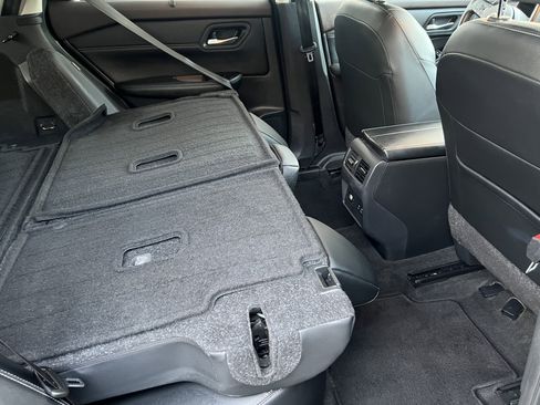 Used 2023 Nissan Rogue SL w/ SL Premium Package image 23