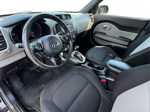 Used 2016 Kia Soul + FWD image 9