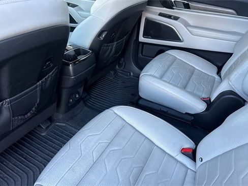 Used 2020 Kia Telluride SX w/ SX Prestige Package image 12