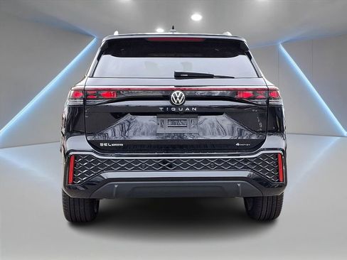 Used 2026 Volkswagen Tiguan SEL R-Line AWD/4WD image 6