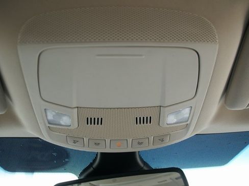 Used 2020 Ford Edge Titanium image 22