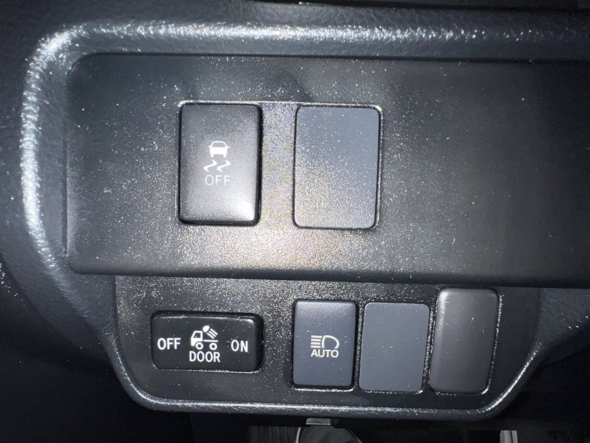 Used 2021 Toyota Tacoma SR AWD/4WD image 32