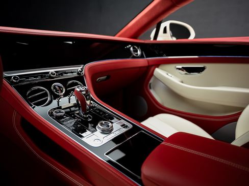 Used 2023 Bentley Continental GT Azure AWD/4WD image 41