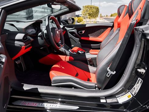 Used 2024 Lamborghini Huracan EVO AWD/4WD image 30