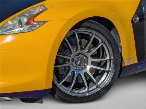 Used 2009 Nissan 370Z Touring w/ Sport Pkg image 20