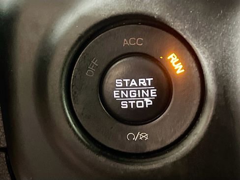 Used 2018 Jeep Wrangler Unlimited Rubicon w/ LED Lighting Group image 23