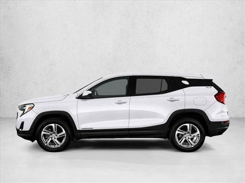 Used 2024 GMC Terrain SLE image 3