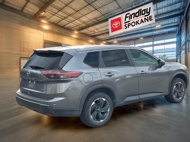 Used 2026 Nissan Rogue SV AWD/4WD image 4