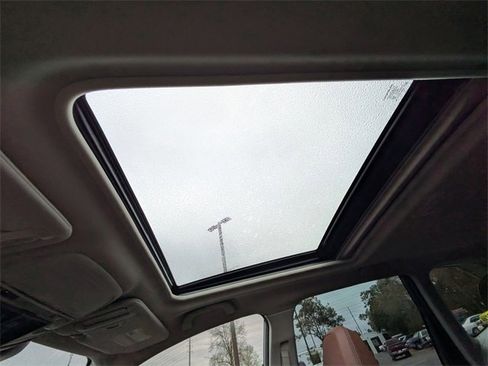 Used 2022 Subaru Forester Touring image 22