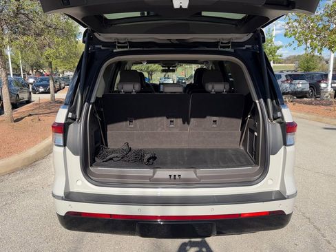 Used 2024 Lincoln Navigator Reserve image 30