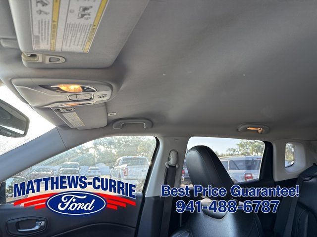 Used 2018 Jeep Compass Latitude w/ Popular Equipment Group AWD/4WD image 11