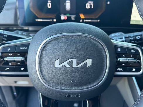 New 2026 Kia Carnival FWD image 25