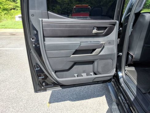 Used 2025 Toyota Tundra SR5 w/ SR5 Convenience Package AWD/4WD image 18