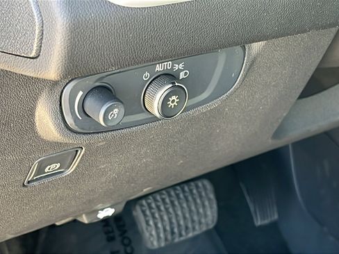 Certified 2024 GMC Terrain SLE image 13