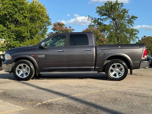 Used 2017 RAM 1500 Laramie w/ Convenience Group AWD/4WD image 3