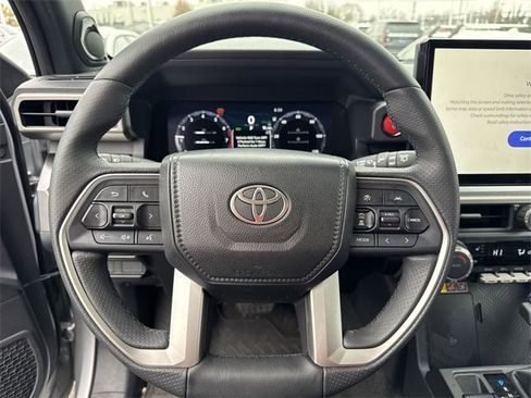 Used 2025 Toyota 4Runner TRD Off-Road Premium image 17