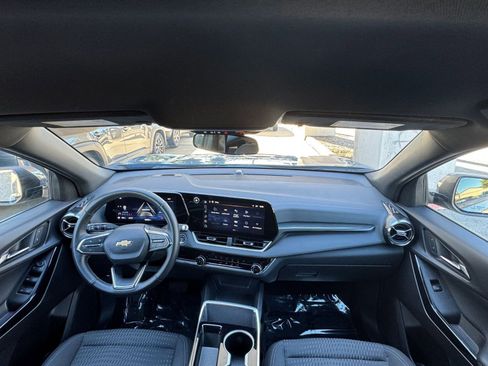 Used 2025 Chevrolet Equinox LT image 32