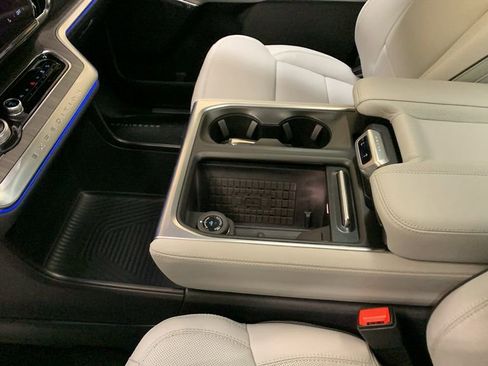 Used 2025 Ford Expedition Max Platinum w/ Platinum Ultimate Package image 53