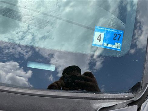 Used 2009 Lincoln Town Car Signature Limited RWD image 4