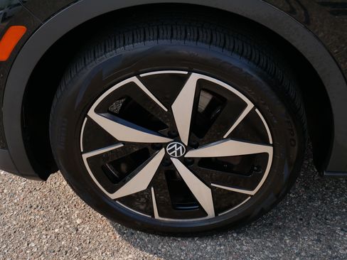 Used 2023 Volkswagen ID.4 Pro S AWD/4WD image 15