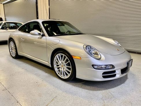 Used 2005 Porsche 911 Carrera RWD image 6