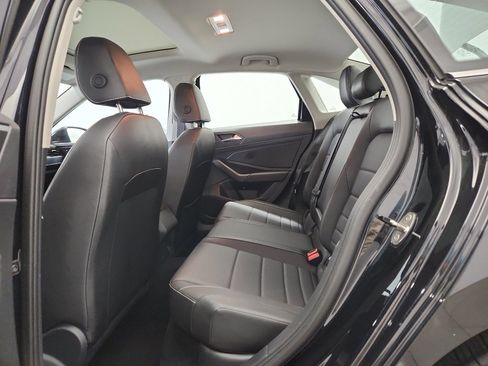 Used 2024 Volkswagen Jetta SE FWD image 31