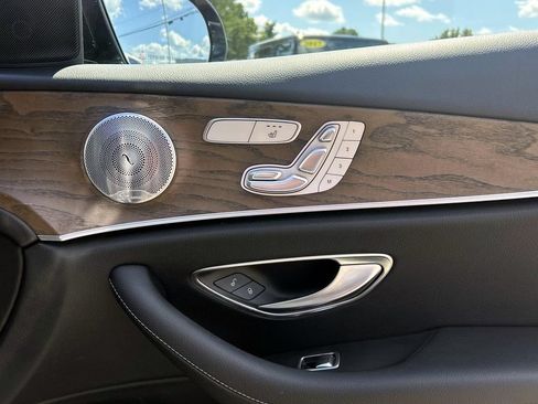Used 2018 Mercedes-Benz E 300 4MATIC image 22