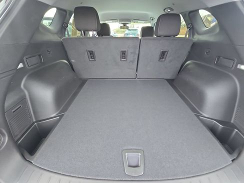Used 2024 Chevrolet Blazer LT w/ Convenience Package FWD image 31