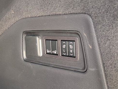 Certified 2023 Cadillac Escalade Premium Luxury AWD/4WD image 27