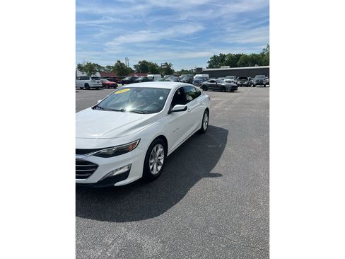 Used 2021 Chevrolet Malibu LT FWD image 3