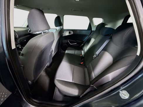 Used 2023 Kia Soul LX FWD image 24