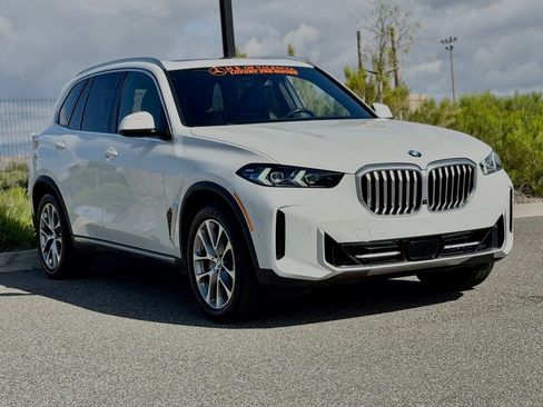 Used 2024 BMW X5 sDrive40i w/ Premium Package RWD image 6