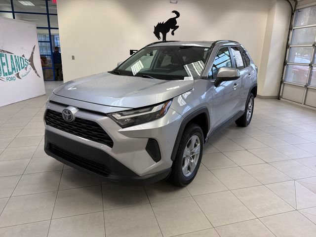 Used 2023 Toyota RAV4 XLE w/ Convenience Package FWD image 3