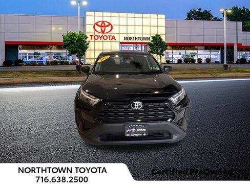 Used 2023 Toyota RAV4 LE AWD/4WD image 5