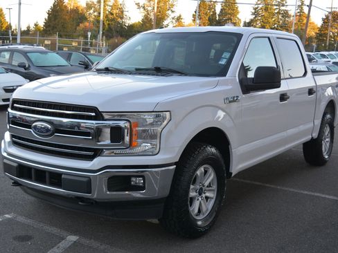 Used 2018 Ford F150 XLT w/ Trailer Tow Package image 3