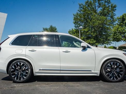 New 2026 Volvo XC90 T8 Ultra w/ Protection Package Premier AWD/4WD image 4