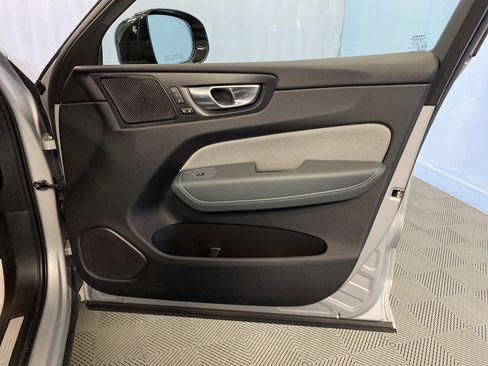 Used 2022 Volvo XC60 B5 R-Design image 45