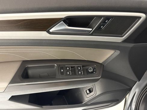 Used 2023 Volkswagen Atlas SE w/ Panoramic Sunroof Package FWD image 29