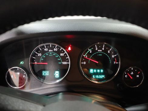 Used 2017 Jeep Wrangler Unlimited Sahara w/ Connectivity Group image 36