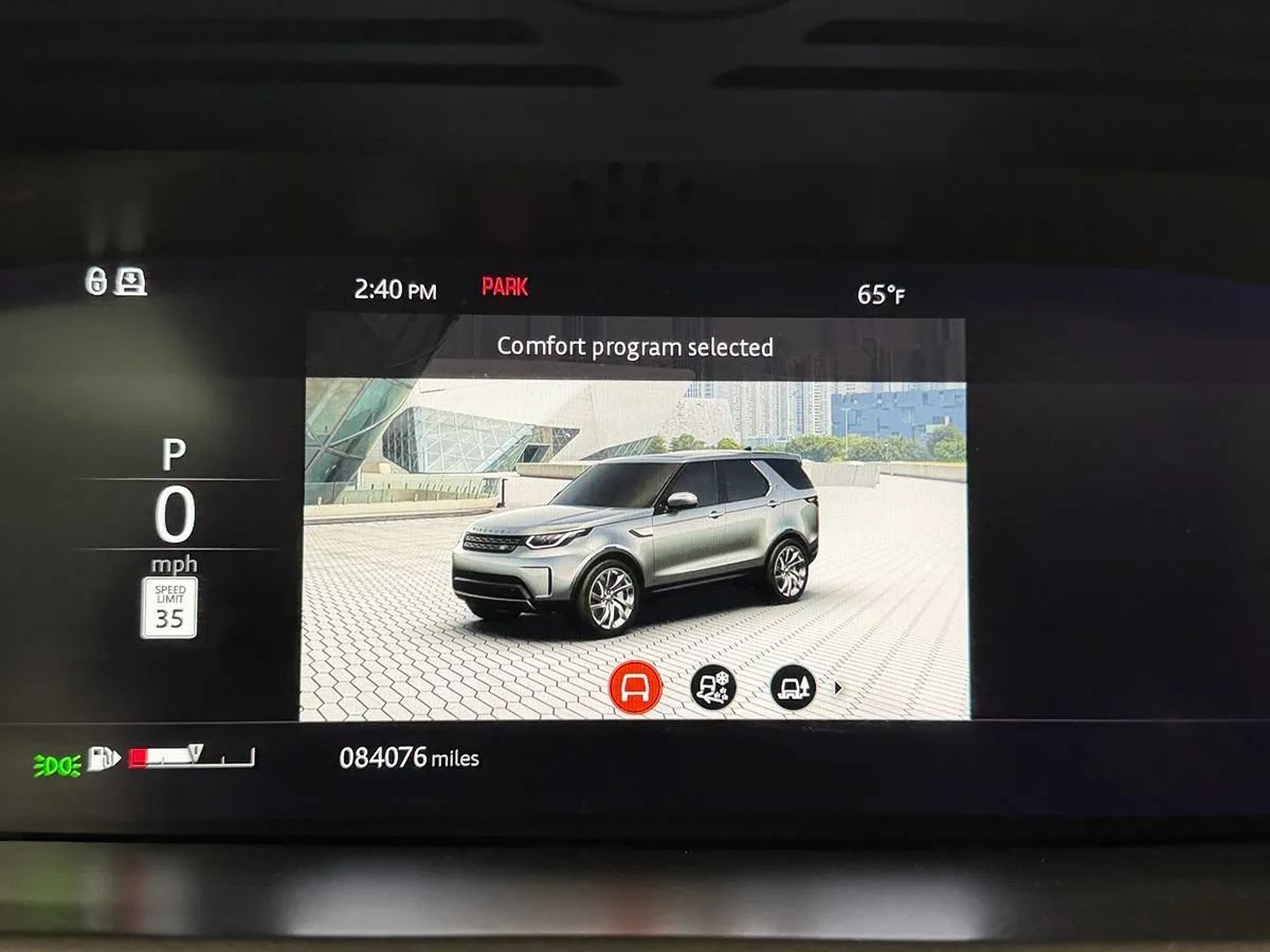 Used 2020 Land Rover Discovery Landmark AWD/4WD image 29