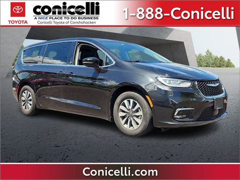 Used 2024 Chrysler Pacifica Limited FWD image 1