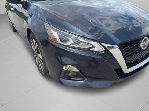 Used 2020 Nissan Altima 2.5 SL FWD image 30