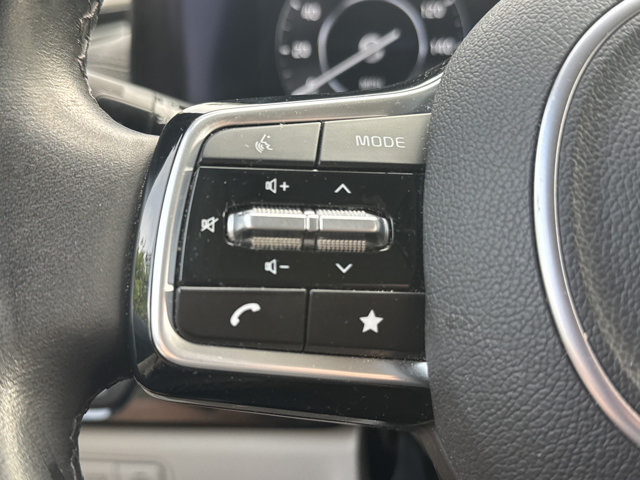 Used 2023 Kia Carnival SX Prestige FWD image 35