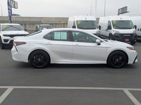 Used 2024 Toyota Camry XSE FWD image 4