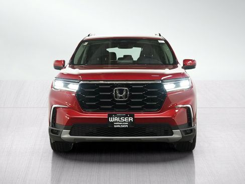 Used 2023 Honda Pilot Touring image 8
