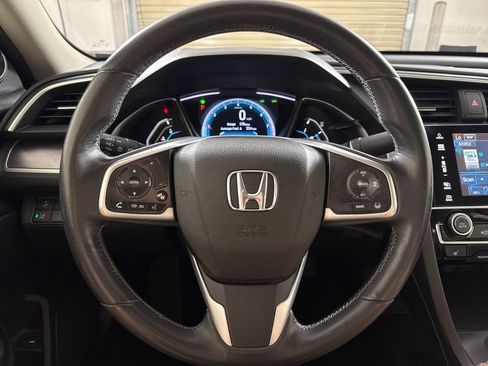 Used 2018 Honda Civic Touring image 13
