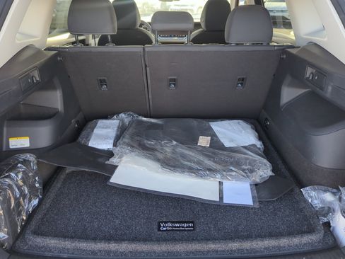 Used 2025 Volkswagen Tiguan S image 31